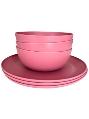 6 Piece Pink Plastic Set 3 Plates, 3 Bowls